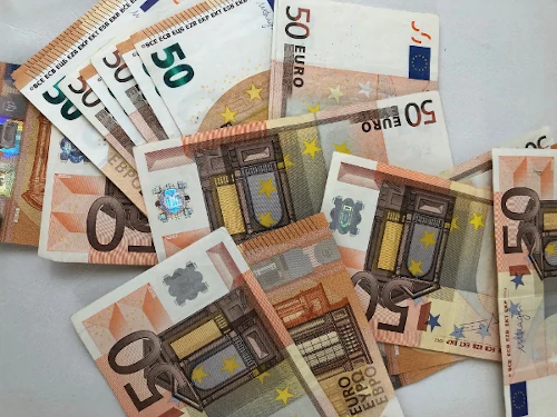 Novac (money) - Photo by Chiara Daneluzzi - public domain photo